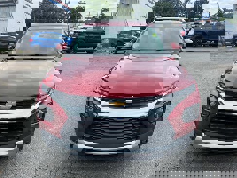 Used 2021 Chevrolet TrailBlazer LT w/ Premium Seating Package image 2