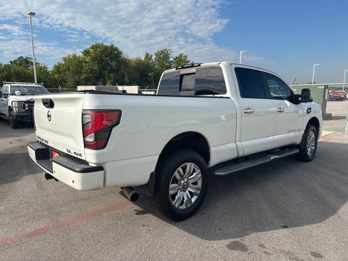 Used 2020 Nissan Titan SL w/ Moonroof Package image 8