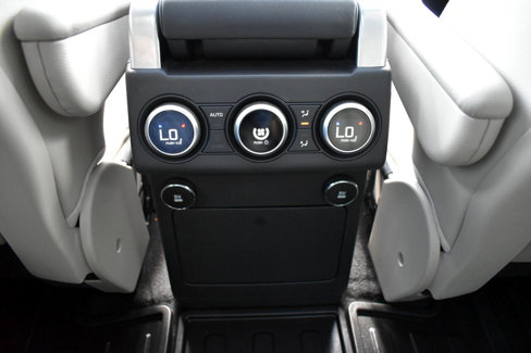 Used 2019 Land Rover Discovery HSE image 40