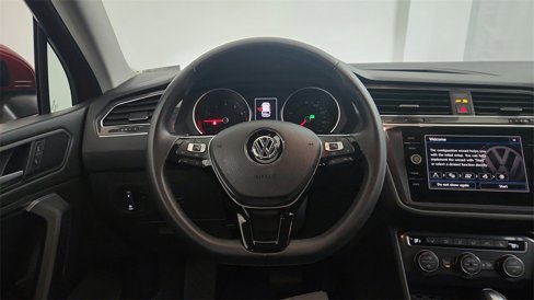 Used 2020 Volkswagen Tiguan SE image 16