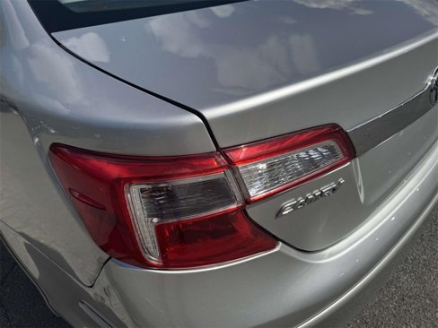 Used 2012 Toyota Camry image 9