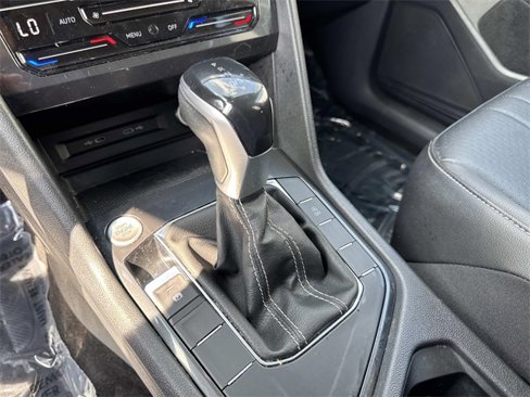 Used 2022 Volkswagen Tiguan SE image 22