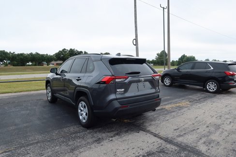 Used 2020 Toyota RAV4 LE image 8