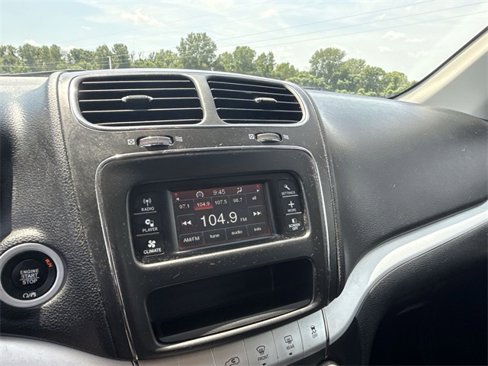 Used 2018 Dodge Journey SE image 23