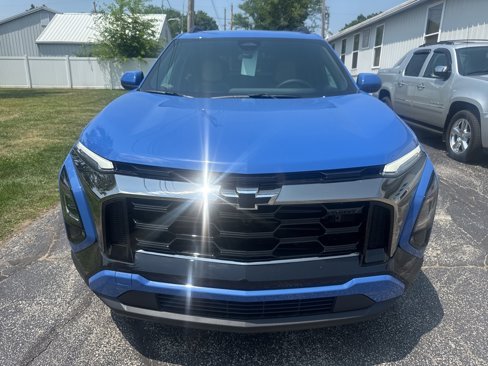 New 2026 Chevrolet Equinox ACTIV w/ Convenience Package III image 2