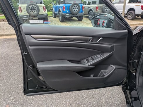 Used 2022 Honda Accord Sport image 11