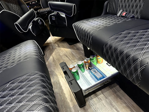 Used 2024 Mercedes-Benz Sprinter 3500 image 28