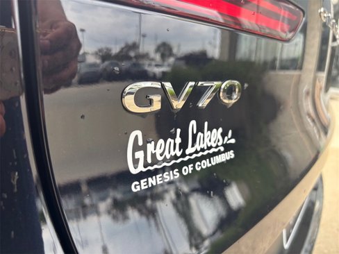 Used 2025 Genesis GV70 2.5T Advanced w/ Advanced Package image 10