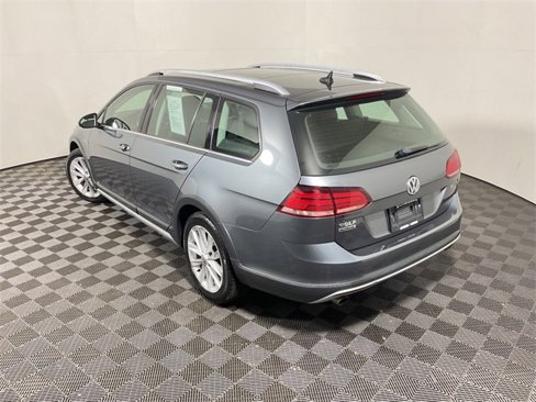 Used 2019 Volkswagen Golf Alltrack S image 11
