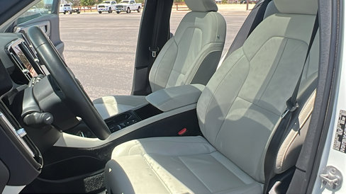 Used 2022 Volvo XC40 T4 Inscription w/ Advanced Package image 19