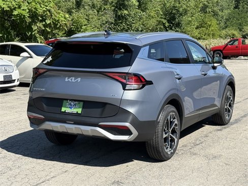Used 2023 Kia Sportage EX image 5