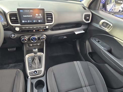 New 2025 Hyundai Venue SEL image 9