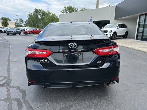 Used 2019 Toyota Camry SE image 6