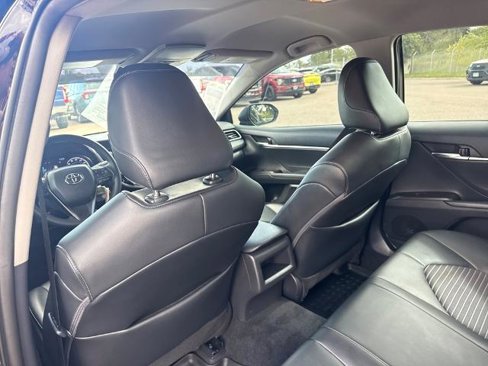 Used 2022 Toyota Camry SE image 19