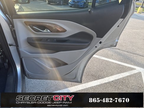 Used 2018 GMC Terrain SLE w/ Driver Convenience Package image 12