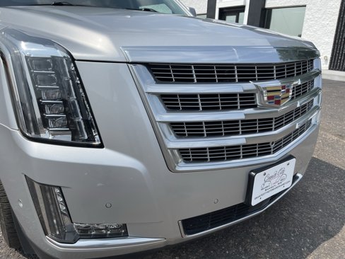 Used 2018 Cadillac Escalade ESV Premium Luxury w/ LPO, Radiant Package image 11