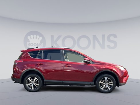 Used 2018 Toyota RAV4 XLE image 7