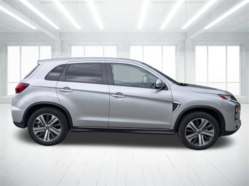 Used 2024 Mitsubishi Outlander Sport ES image 2