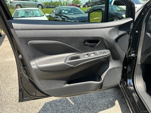 Used 2025 Nissan Versa S w/ Trunk Package image 10