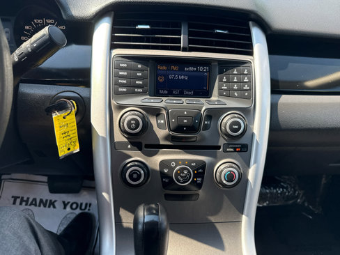 Used 2011 Ford Edge SE image 20