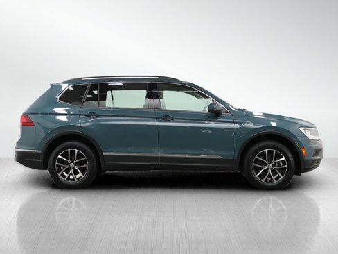 Used 2021 Volkswagen Tiguan SE w/ Panoramic Sunroof Package image 6