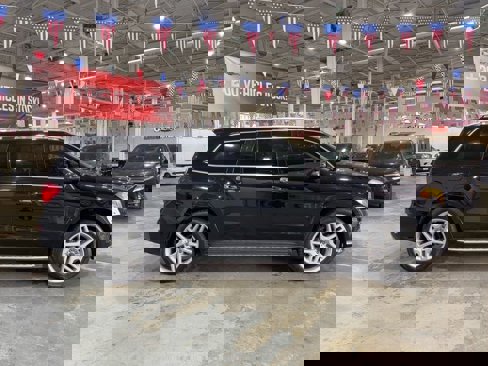Used 2014 Mercedes-Benz GL 550 4MATIC image 14
