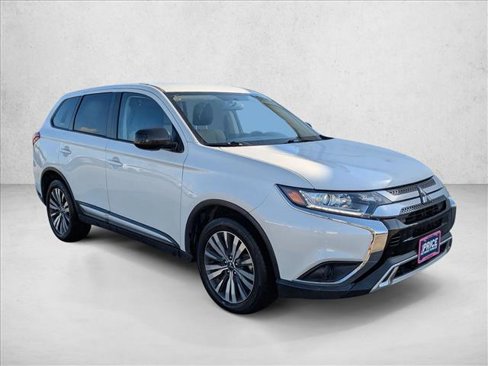 Used 2019 Mitsubishi Outlander ES image 3