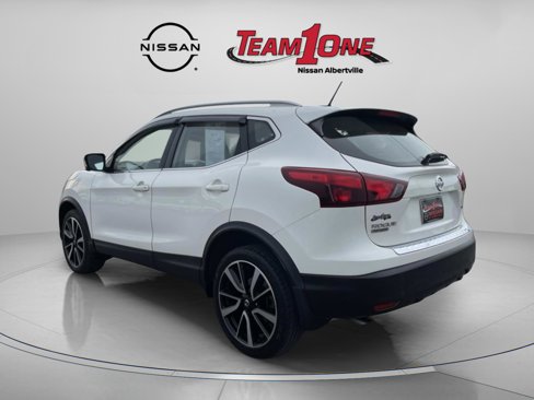 Used 2018 Nissan Rogue Sport SL w/ SL Premium Package image 4