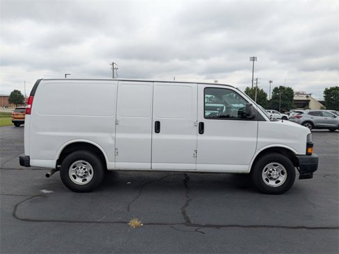 Used 2020 Chevrolet Express 2500 image 2