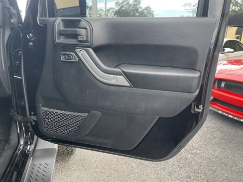 Used 2016 Jeep Wrangler Unlimited Sahara w/ Connectivity Group image 34