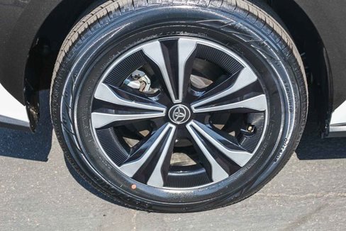 Used 2024 Toyota bZ4X XLE image 13