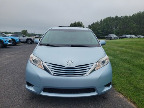 Used 2015 Toyota Sienna LE image 5