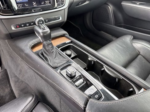 Used 2018 Volvo S90 T6 Inscription image 24