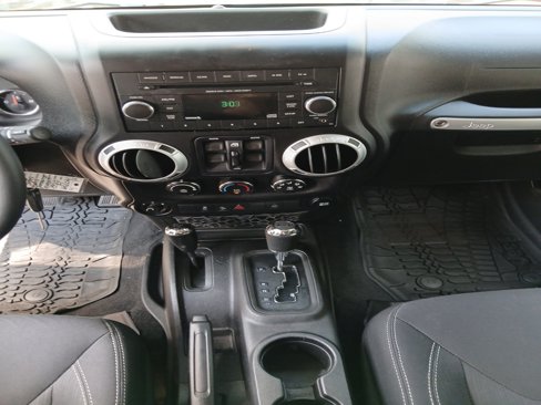 Used 2014 Jeep Wrangler Unlimited Rubicon image 20