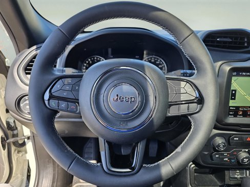 Used 2021 Jeep Renegade Latitude w/ Sun & Sound Group image 20