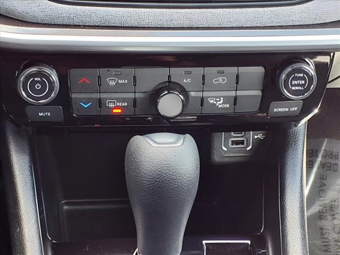 Used 2023 Jeep Compass Sport image 17