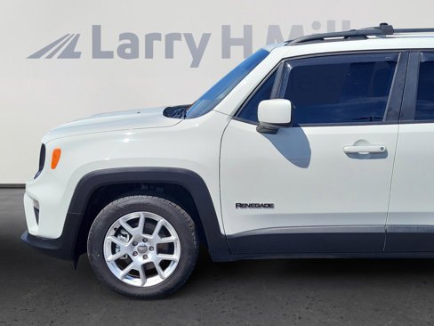 Used 2021 Jeep Renegade Latitude image 2