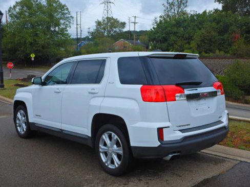 Used 2017 GMC Terrain SLE image 4