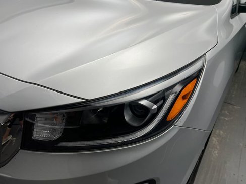 Used 2020 Kia Sedona LX image 14