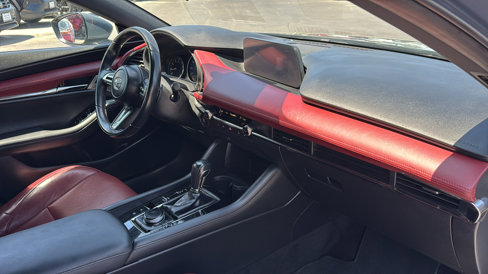 Used 2020 MAZDA MAZDA3 Hatchback w/ Premium Package image 35