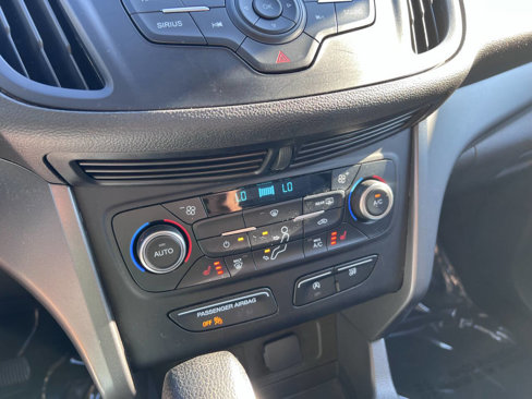 Used 2018 Ford Escape SE image 19