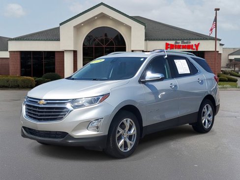 Used 2018 Chevrolet Equinox Premier image 2