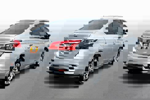 Used 2017 Nissan Sentra SV image 2