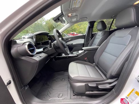 New 2026 Chevrolet Trax LT w/ Driver Confidence Package image 18