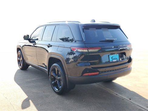New 2025 Jeep Grand Cherokee Limited image 3