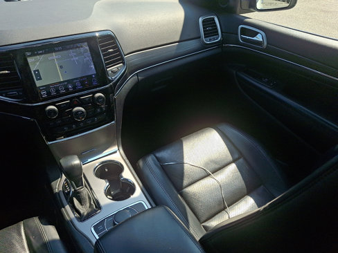 Used 2019 Jeep Grand Cherokee Limited w/ Luxury Group II image 16