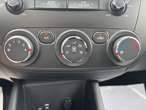 Used 2018 Kia Forte LX w/ LX Rear Camera Package image 32