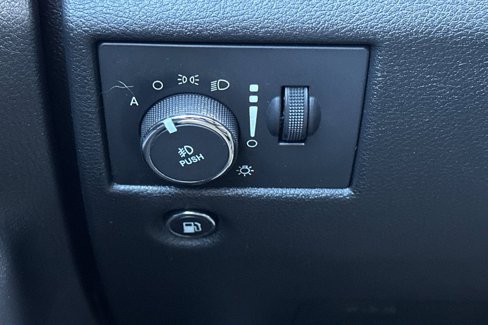 Used 2015 Jeep Grand Cherokee Limited image 36