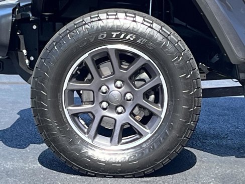 Used 2021 Jeep Gladiator Overland w/ Cold Weather Group image 28