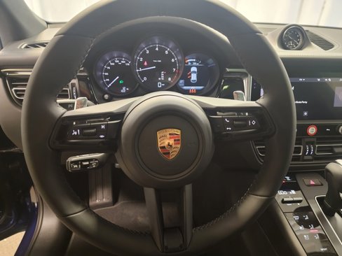 New 2025 Porsche Macan image 7